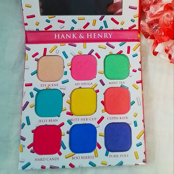 Hank & Henry "Sweet Toof" 9 Eyeshadow Pallet with gorgeous colors! - Picture 2 of 5